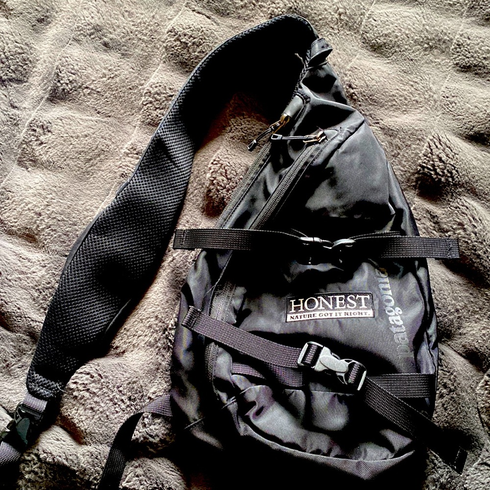 Patagonia Sling Bag (BLACK )